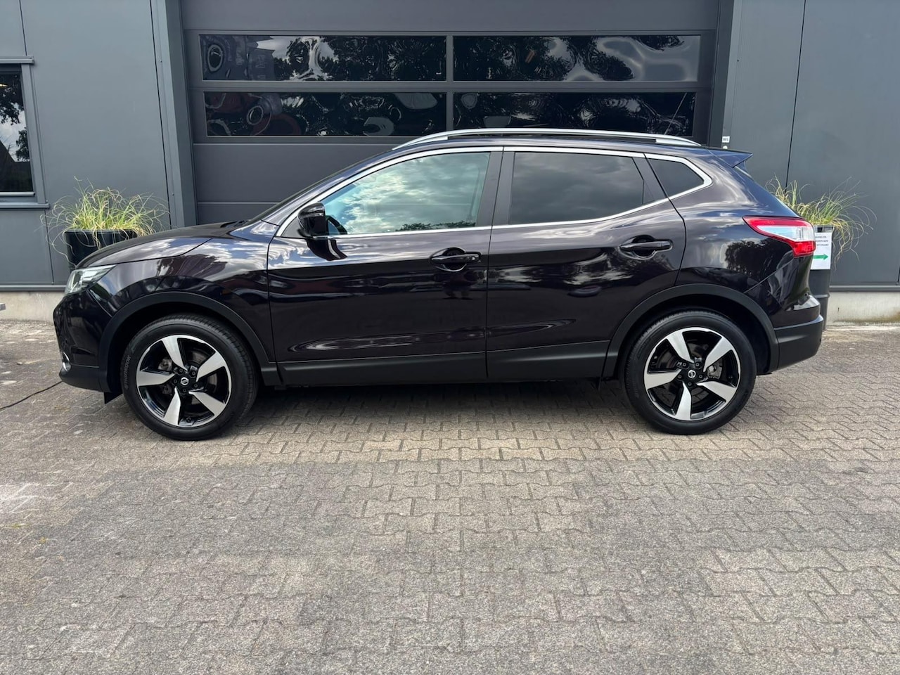 Nissan Qashqai - 1.2 N-Vision| 360 CAMERA | TREKHAAK | PANO DAK |