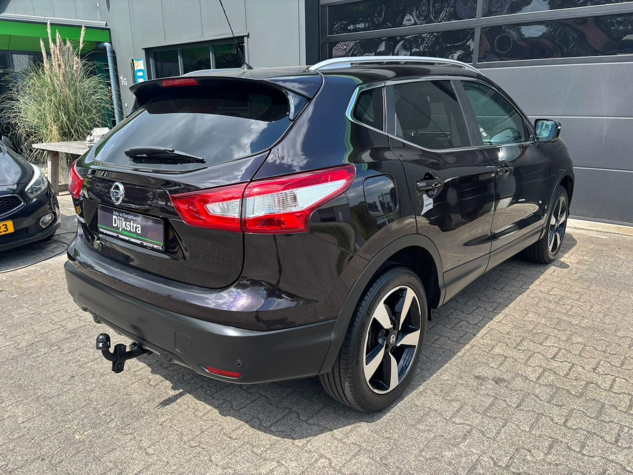 Nissan Qashqai - 1.2 N-Vision| 360 CAMERA | TREKHAAK | PANO DAK |