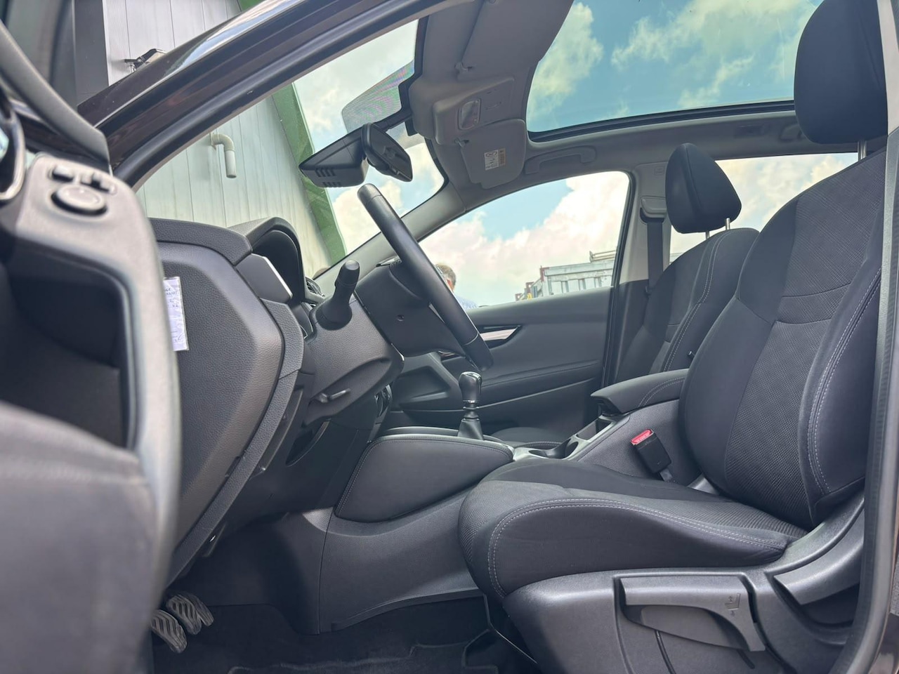 Nissan Qashqai - 1.2 N-Vision| 360 CAMERA | TREKHAAK | PANO DAK |