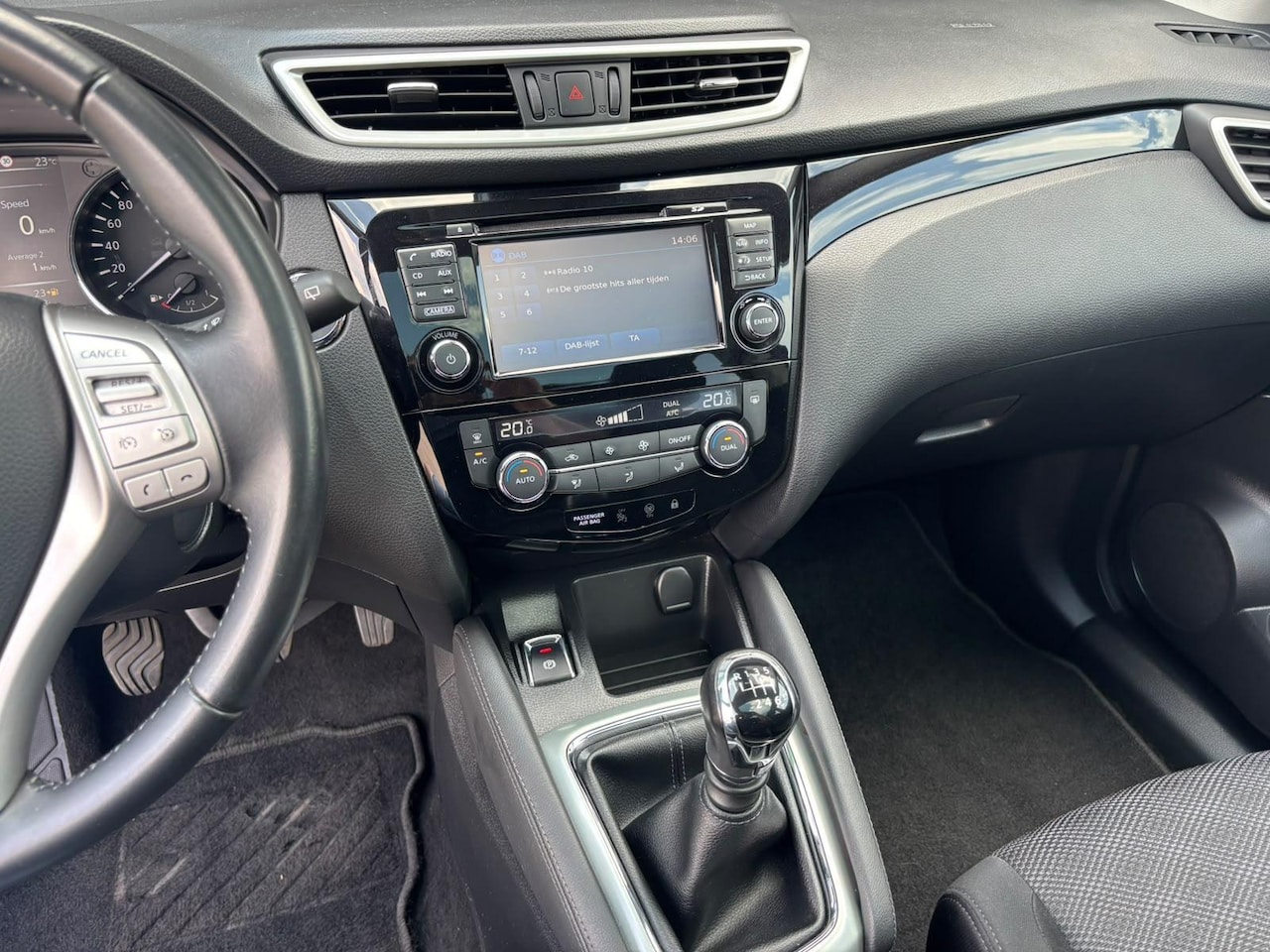 Nissan Qashqai - 1.2 N-Vision| 360 CAMERA | TREKHAAK | PANO DAK |