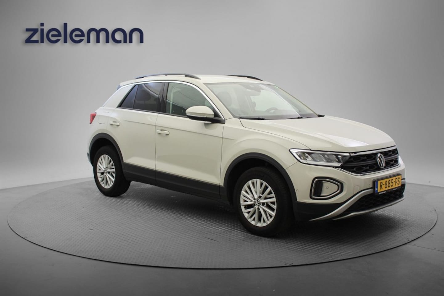 Volkswagen T-Roc - 1.0 TSI Life - Clima, PDC, Digitaal Cockpit - AutoWereld.nl