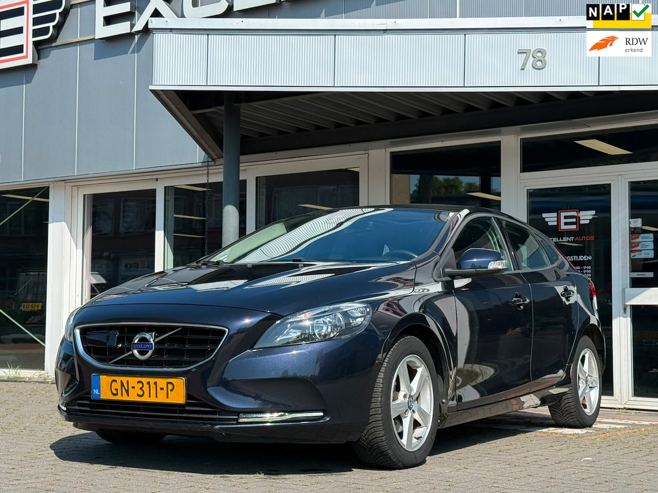 Volvo V40 - 2.0 D2 Kinetic Business | Panoramadak | Navigatie - AutoWereld.nl