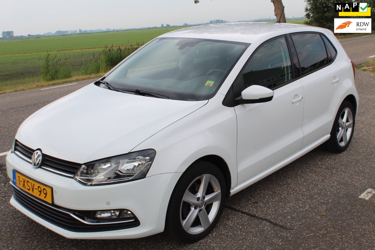 Volkswagen Polo - 1.2 TSI Highline // cruise / trekhaak / klima // - AutoWereld.nl