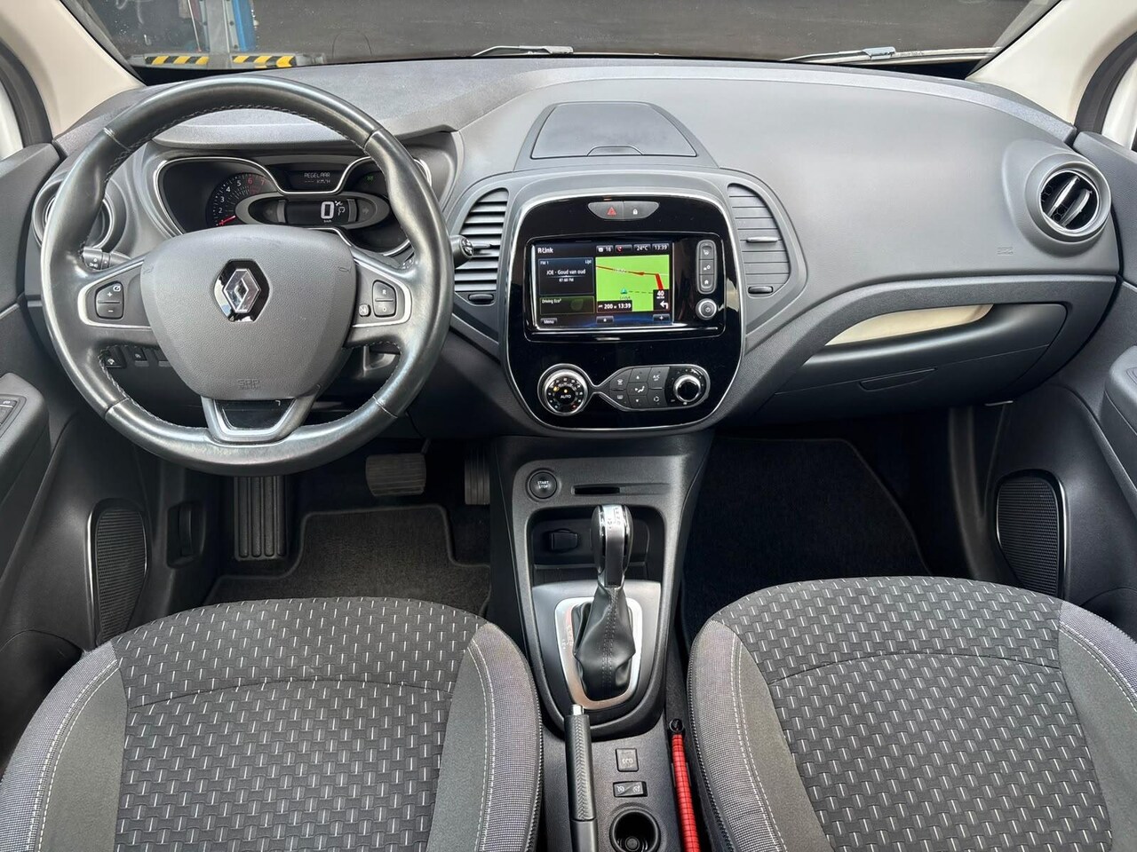Renault Captur - 1.2 TCe Intens AUTOMAAT| CARPLAY | AIRCO | NAVIGATIE |