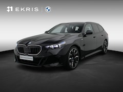 BMW 5-serie Touring - 530e M Sportpakket Pro | Innovation Pack | Travel Pack | Comfort Pack | Trekhaak | Panoram