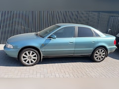 Audi A4 Limousine - 2.4 V6 Advance Automaat | Climate Control | Trekhaak | 17" | APK t/m 27-07-2027