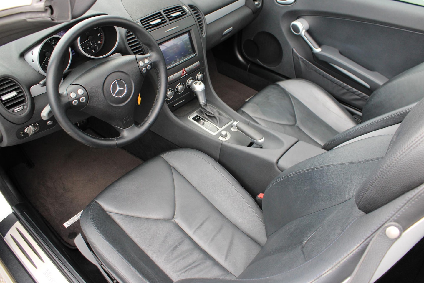 Mercedes-Benz SLK-klasse - 200 K. HarmanKardon | Xenon | Leder | Stoelverwarming | Airscarf - AutoWereld.nl