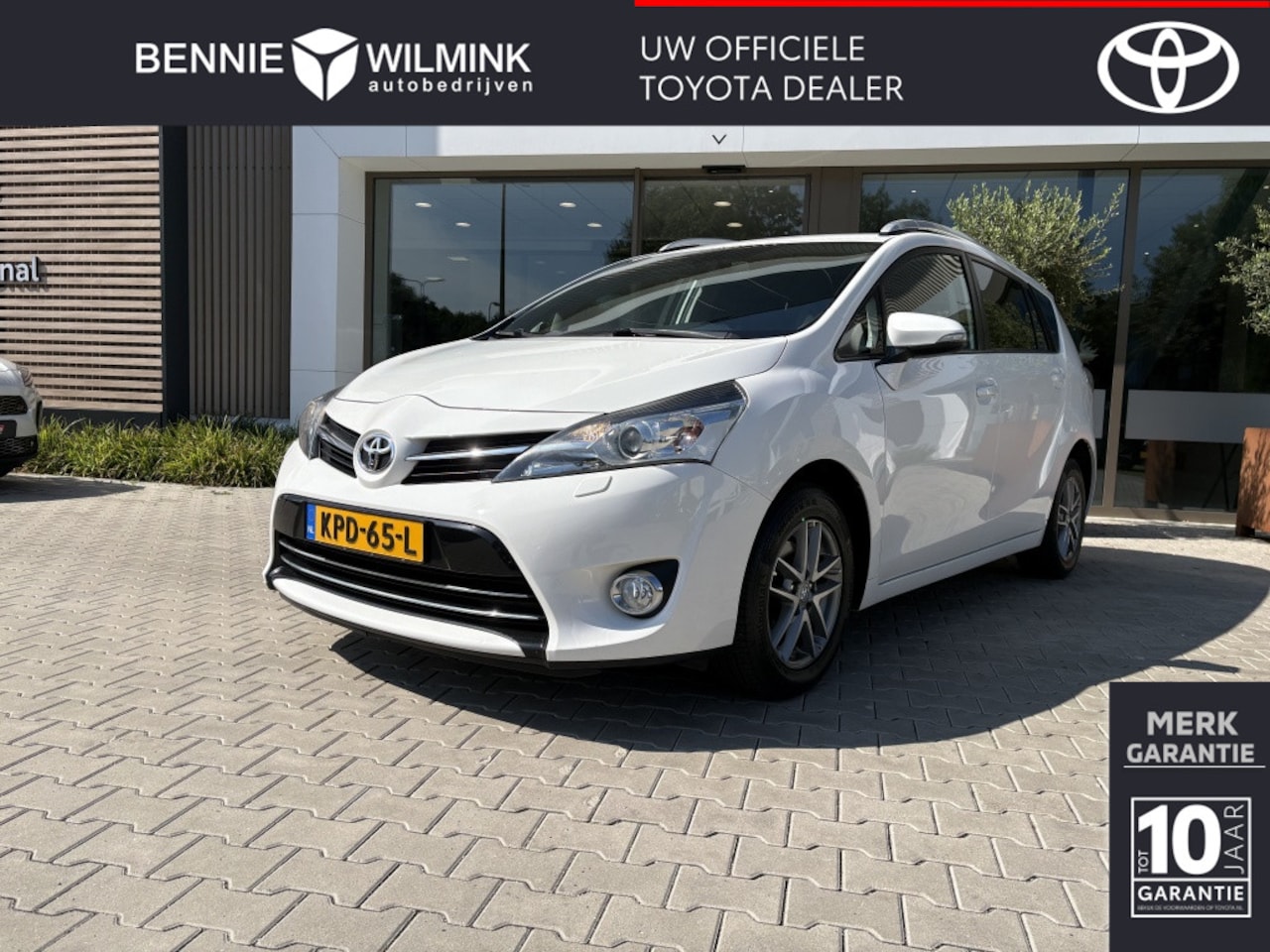 Toyota Verso - 1.8 VVT-i Dynamic 7persoons | Trekhaak - AutoWereld.nl