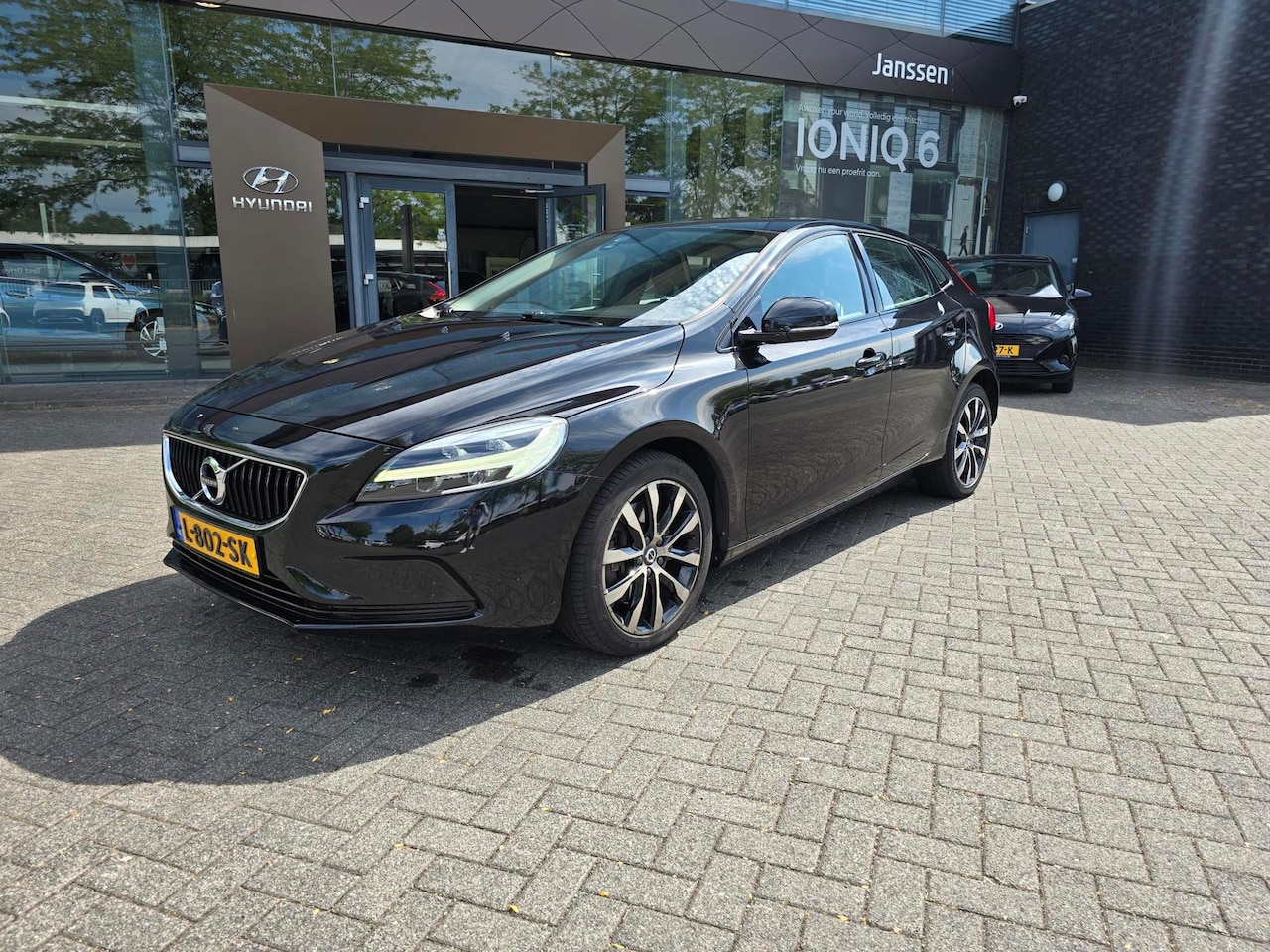 Volvo V40 - 1.5 T3 Polar+ Sport AUT/trekhaak - AutoWereld.nl