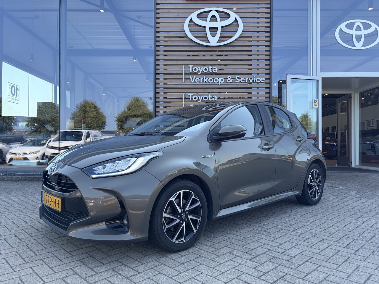 Toyota Yaris - 1.5 Hybrid First Edition Automaat 116pk | Achteruitrijcamera | Dealer onderhouden | Apple - AutoWereld.nl