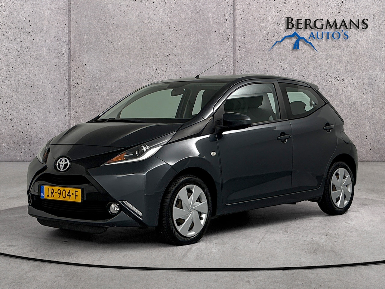 Toyota Aygo - - 1.0 VVT-i x-play // CAMERA // AIRCO // - AutoWereld.nl