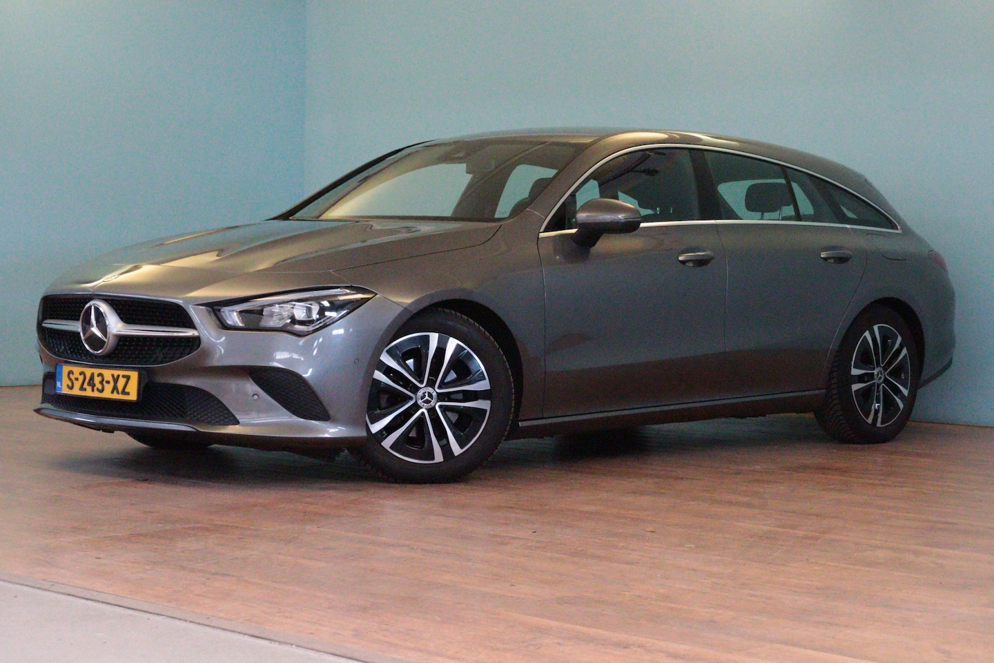 Mercedes-Benz CLA-klasse Shooting Brake - 180 Business Line | NAVI | CAMERA + PDC | STOELVERW | WIDE-SCREEN | ELEKTR KLEP | - AutoWereld.nl