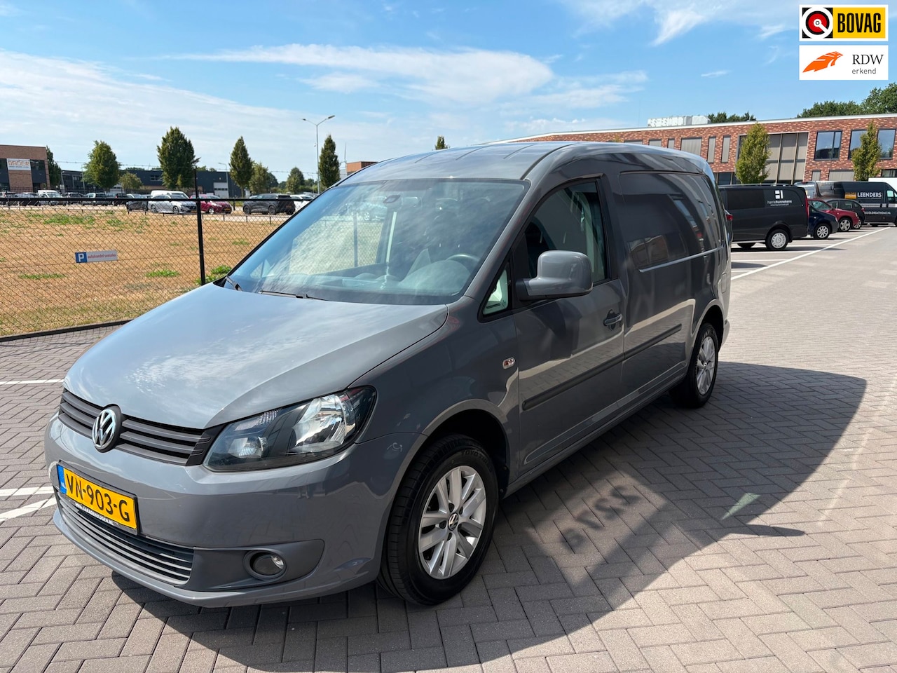Volkswagen Caddy Maxi - 1.6 TDI L2 navi trekhaak automaat clima PDC LM velg - AutoWereld.nl