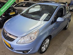 Opel Corsa - 1.4-16V Cosmo AUTOMAAT