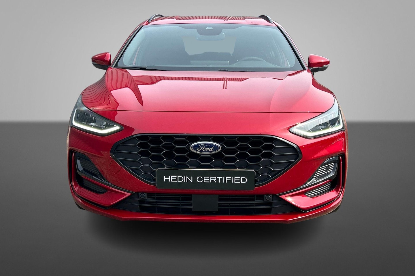 Ford Focus Wagon - 1.0 EcoBoost Hybrid 155pk Automaat ST-Line | Winter Pack | Privacy Glass | Parkeer sensore - AutoWereld.nl