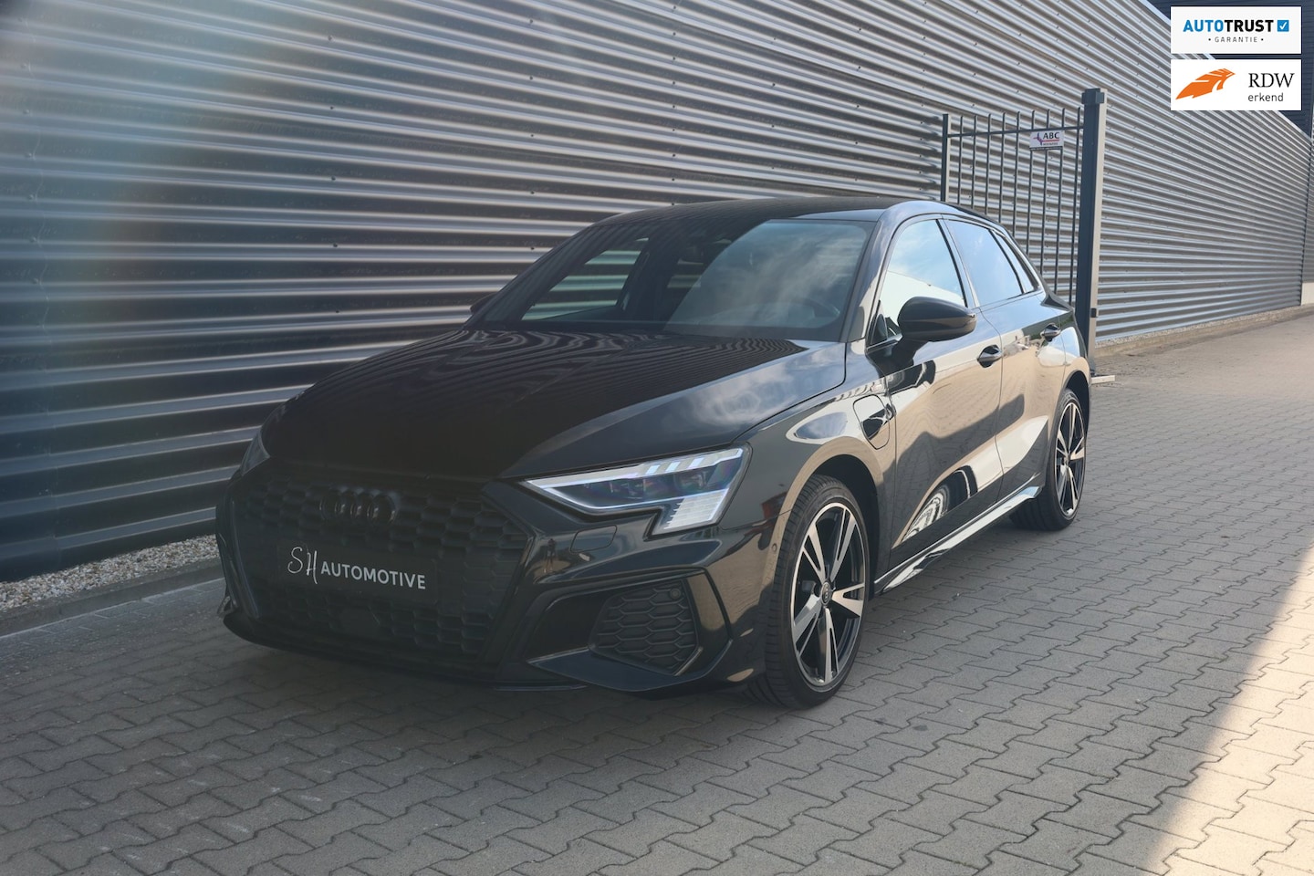 Audi A3 Sportback - 40 TFSI e SPORTBACK / HUD / CARPLAY / CAMERA / ALCANTARA - AutoWereld.nl