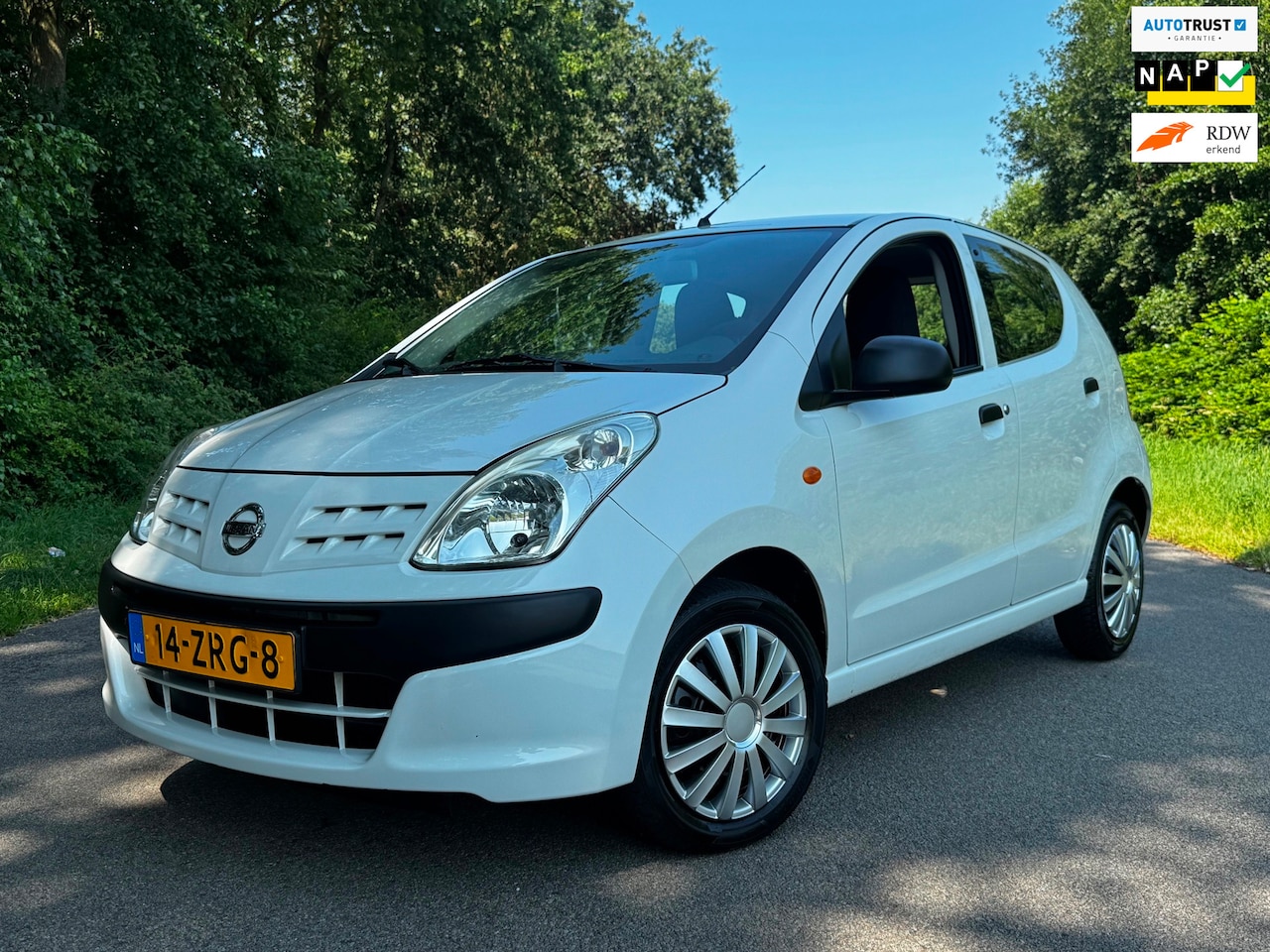Nissan Pixo - 1.0 Visia Parelmoer Wit 5 Deurs Weinig KM - AutoWereld.nl