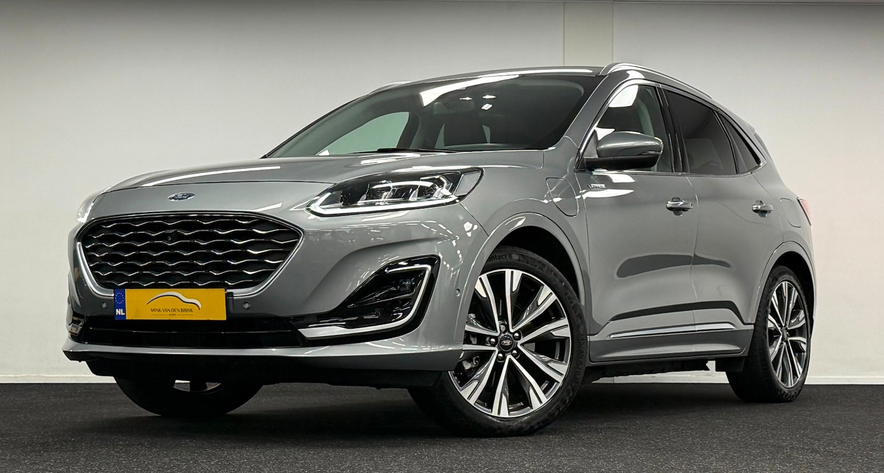 Ford Kuga - 2.5 PHEV Vignale*DealerOh*Trekhaak*Leder*20''*Navi*Camera - AutoWereld.nl