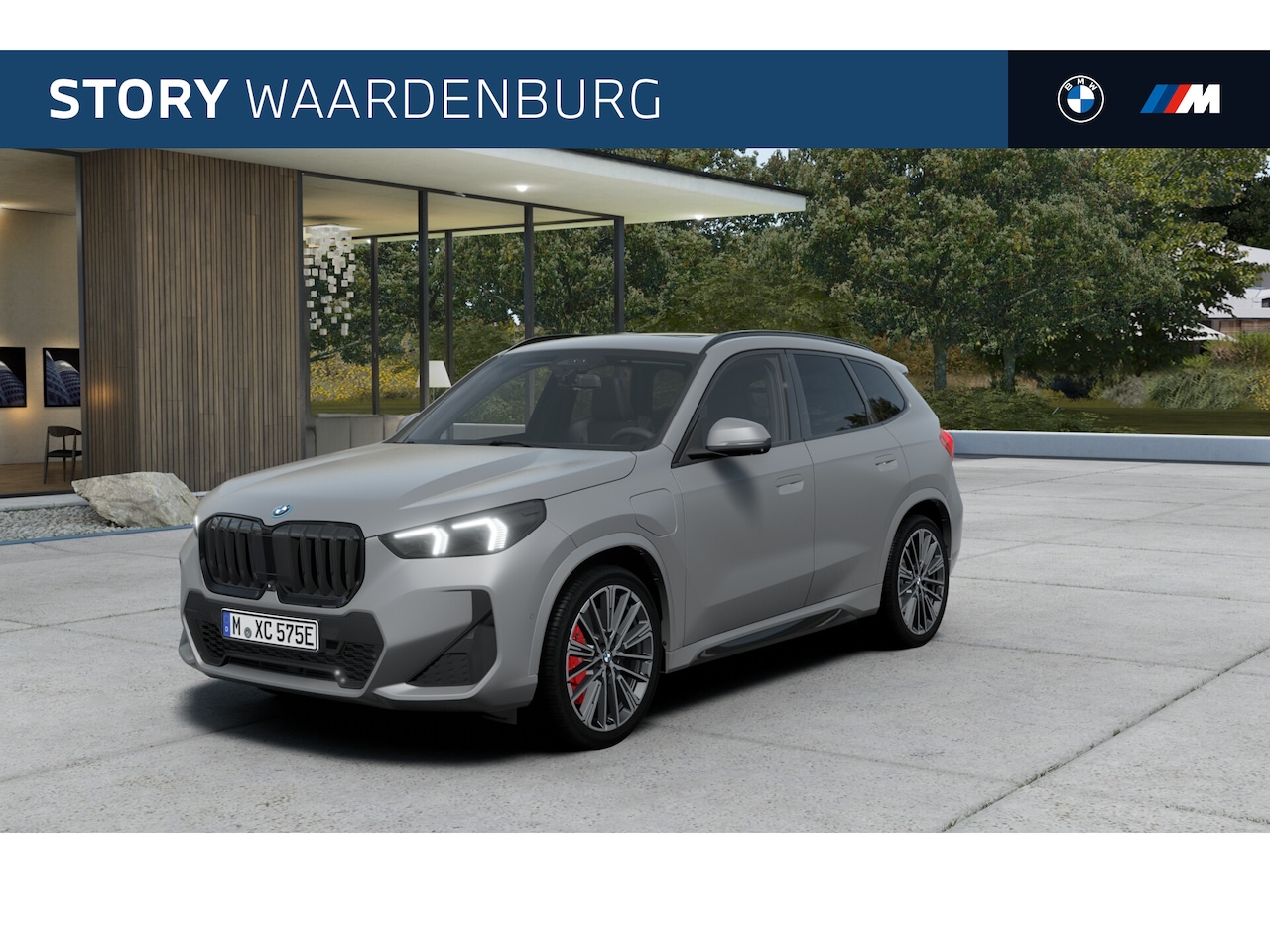 BMW X1 - xDrive25e M Sport Automaat / Panoramadak / Trekhaak / Sportstoelen / Achteruitrijcamera / - AutoWereld.nl