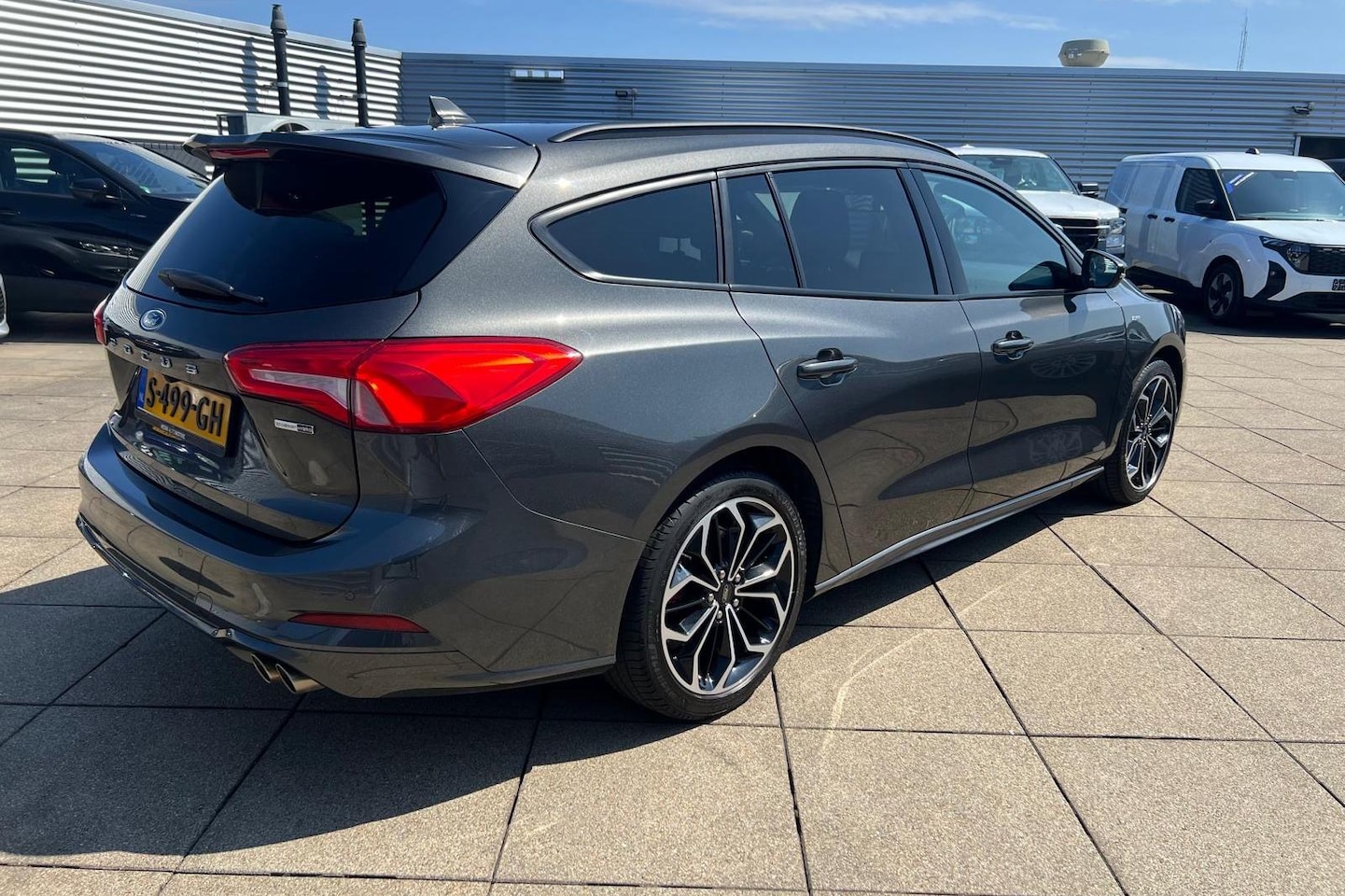 Ford Focus Wagon - 1.0 EcoBoost Hybrid ST Line Style | Winter Pack | Camera - AutoWereld.nl