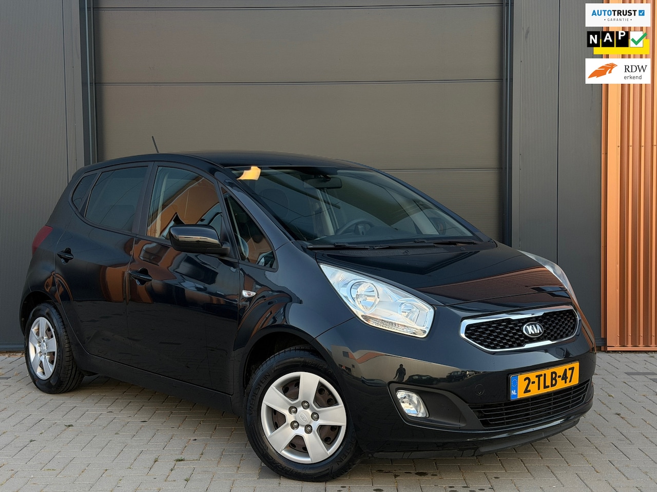 Kia Venga - 1.6 CVVT 20th Anniversary|AUTOMAAT!|Navi|Achteruitrijcamera|Cruise Control|Airco - AutoWereld.nl