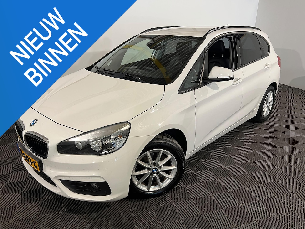 BMW 2-serie Active Tourer - 218i Luxury 218i Luxury - AutoWereld.nl