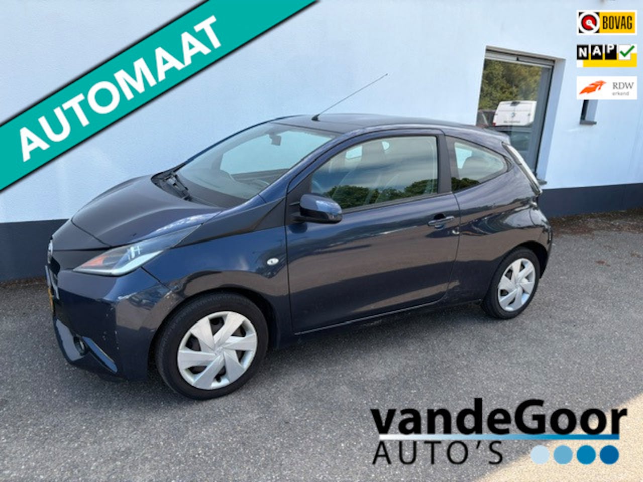 Toyota Aygo - 1.0 VVT-i x-play 1.0 VVT-i x-play, '15., aut., goede maar geen nette auto ! - AutoWereld.nl
