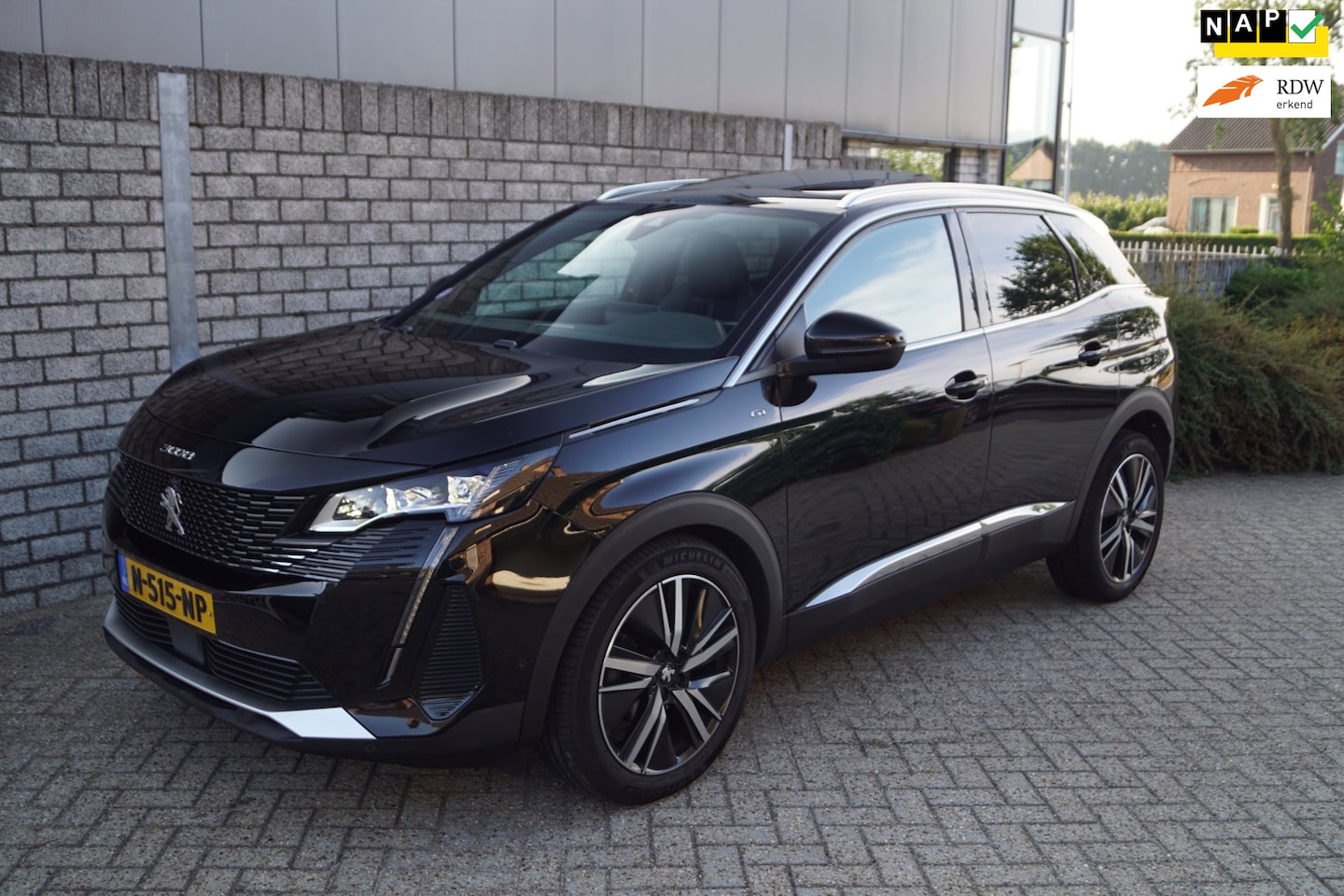 Peugeot 3008 - 1.2 PureTech Blue Lease GT Autom Panodak Leder/Alcantara Sportst Stoelverw Navi Camera Cli - AutoWereld.nl
