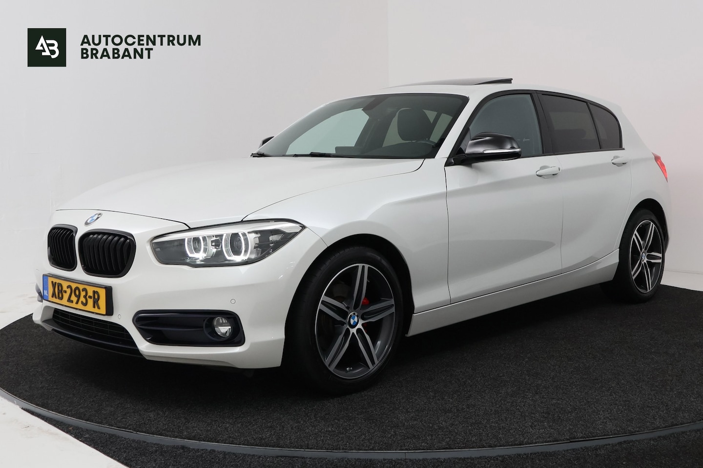 BMW 1-serie - 118i High Executive Sport-Line (SCHUIF/KANTELDAK, GROOT-NAVIGATIE, STOELVERWARMING, SPORTS - AutoWereld.nl