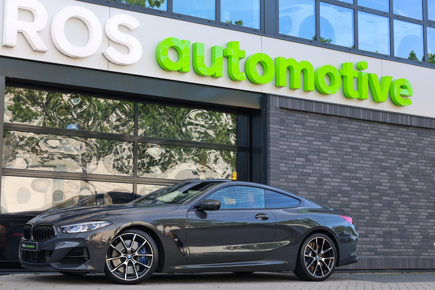 BMW 8-serie - M850i xDrive High Executive | VOL! | DEALER ONDH | CARBON | B&W | NAP | 4WIELSTUURING | HU - AutoWereld.nl