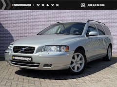 Volvo V70 - 2.5T Summum | 5 CILINDER | Trekhaak | Schuif kantel dak | Xenon koplampen | Sport lederen