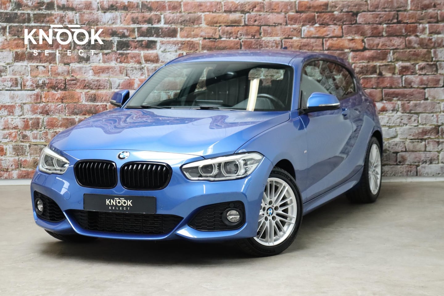 BMW 1-serie - 118i High Executive M Sport Pakket Automaat 3 deur / Navigatiesysteem Professional / Achte - AutoWereld.nl
