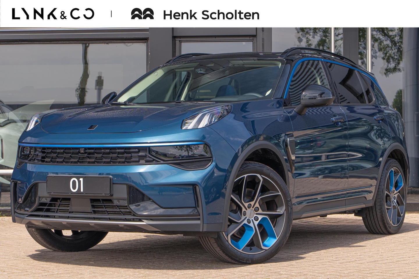 Lynk & Co 01 - 1.5 | Panoramadak | Camera | Elektrische bestuurdersstoel met geheugen | Stoelverwarming | - AutoWereld.nl