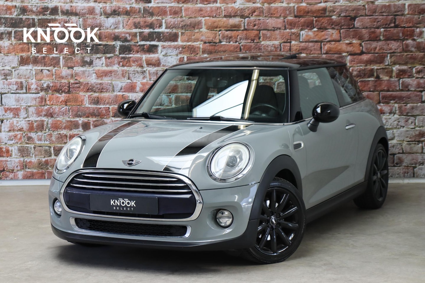 MINI Cooper - Hatchback 3 deurs / Navigatiesysteem Professional / Panoramadak / Airconditioning / Blueto - AutoWereld.nl