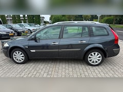 Renault Mégane Grand Tour - 2.0-16V Privilège
