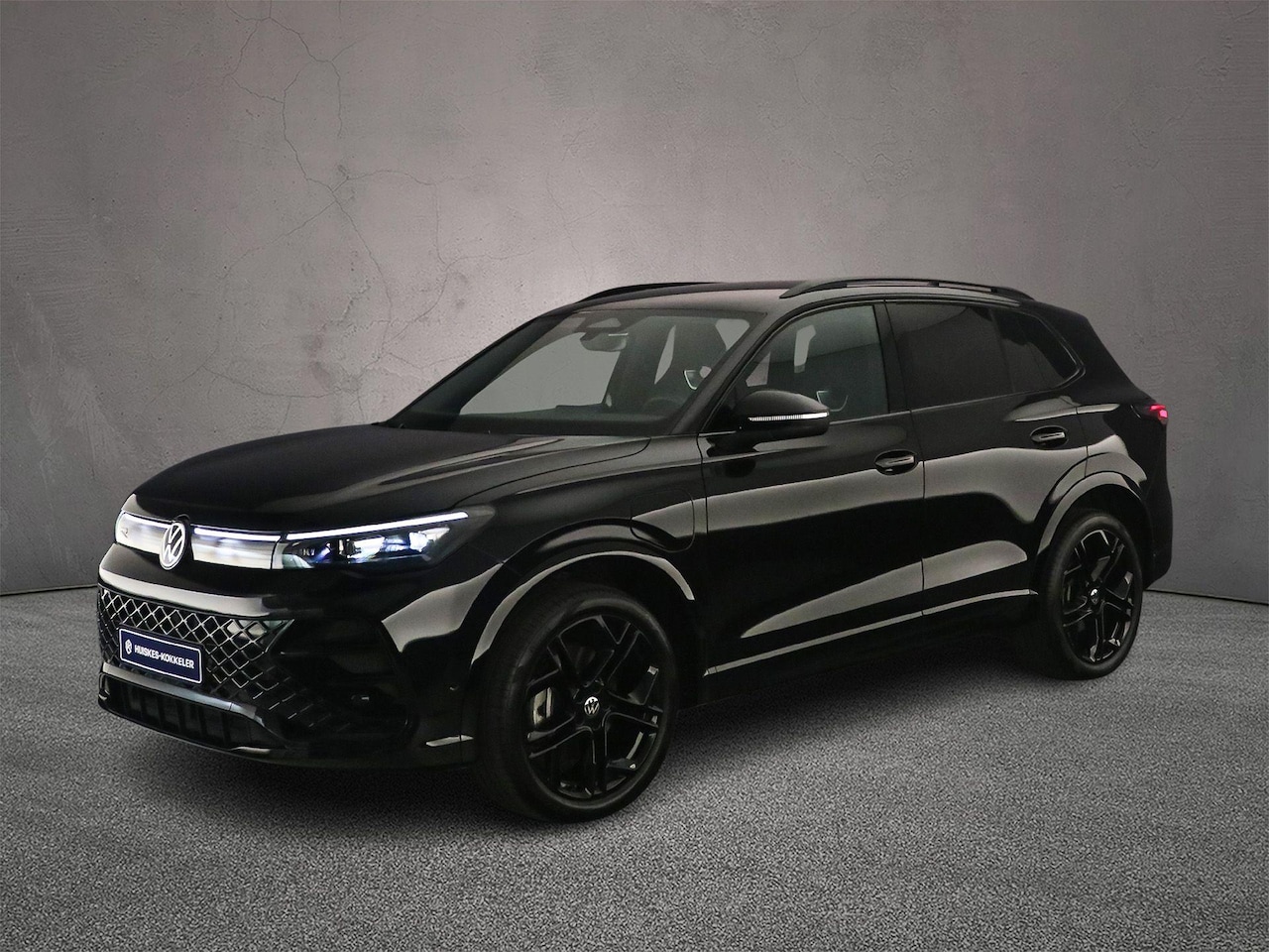 Volkswagen Tiguan - R-Line Business 1.5 TSI eHybrid 272pk DSG Automaat Trekhaak, Black Style, Adaptive cruise - AutoWereld.nl