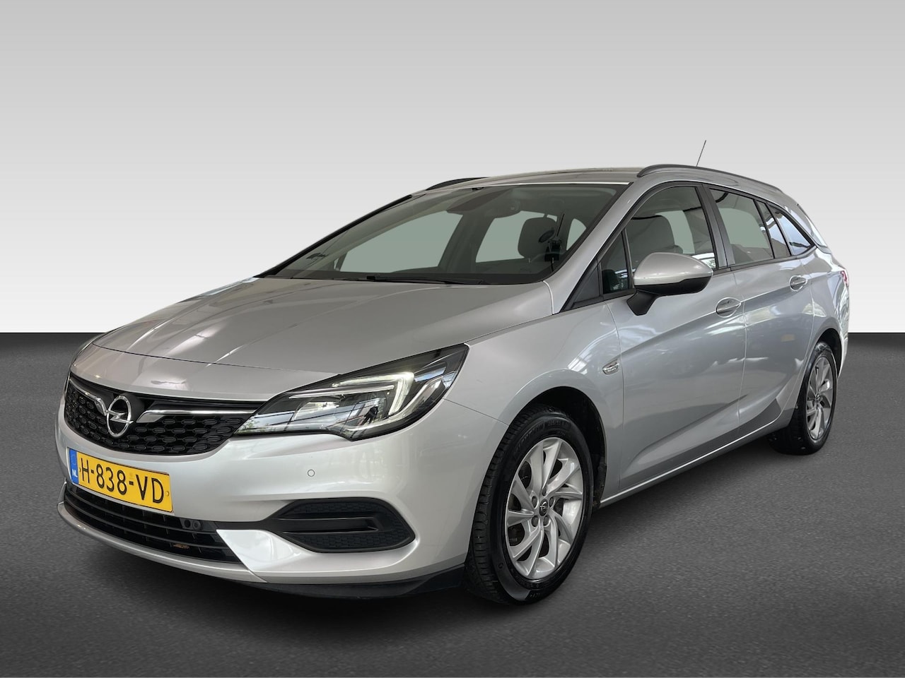 Opel Astra Sports Tourer - 1.2 Edition Multimedia | PDC V+A | Full Map Navi | Automtische Verlichting - AutoWereld.nl