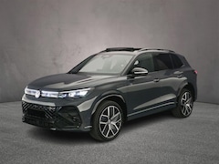 Volkswagen Tiguan - R-Line Edition 1.5 TSI eHybrid 272pk DSG Automaat Trekhaak, Black style, Panoramadak, 360