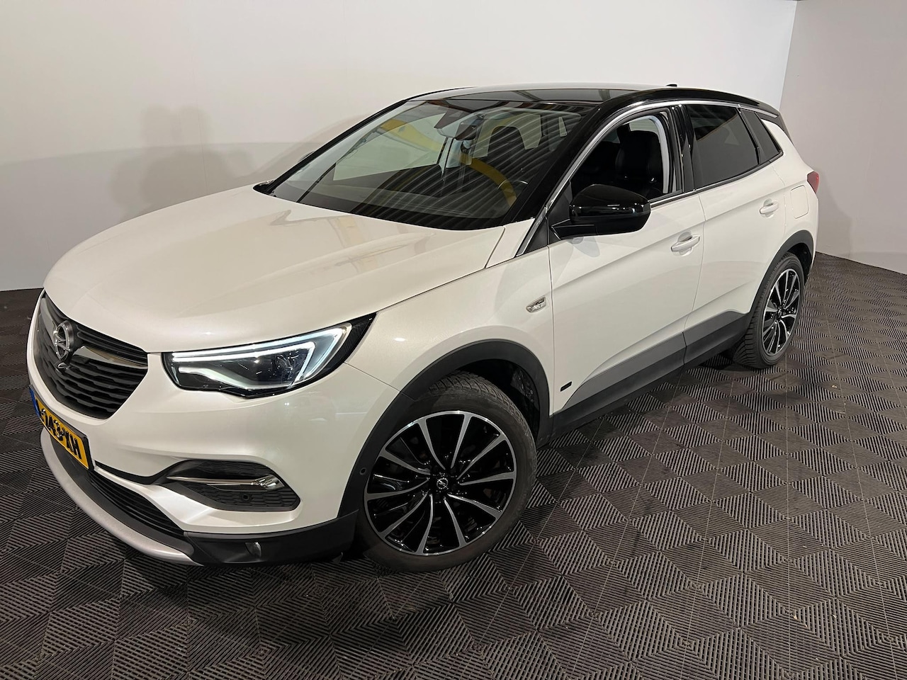 Opel Grandland X - 1.6 Turbo Hybrid4 Ultimate 1.6 Turbo Hybrid4 Ultimate - AutoWereld.nl