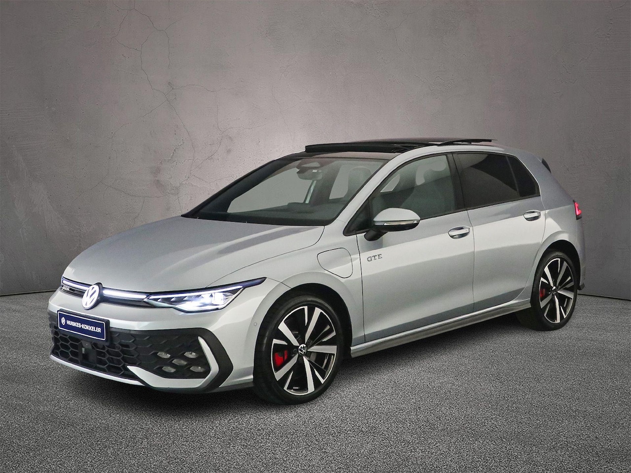 Volkswagen Golf - GTE 1.5 TSI eHybrid 272pk DSG Automaat Trekhaak, 360 camera, Lederen bekleding, Panoramada - AutoWereld.nl