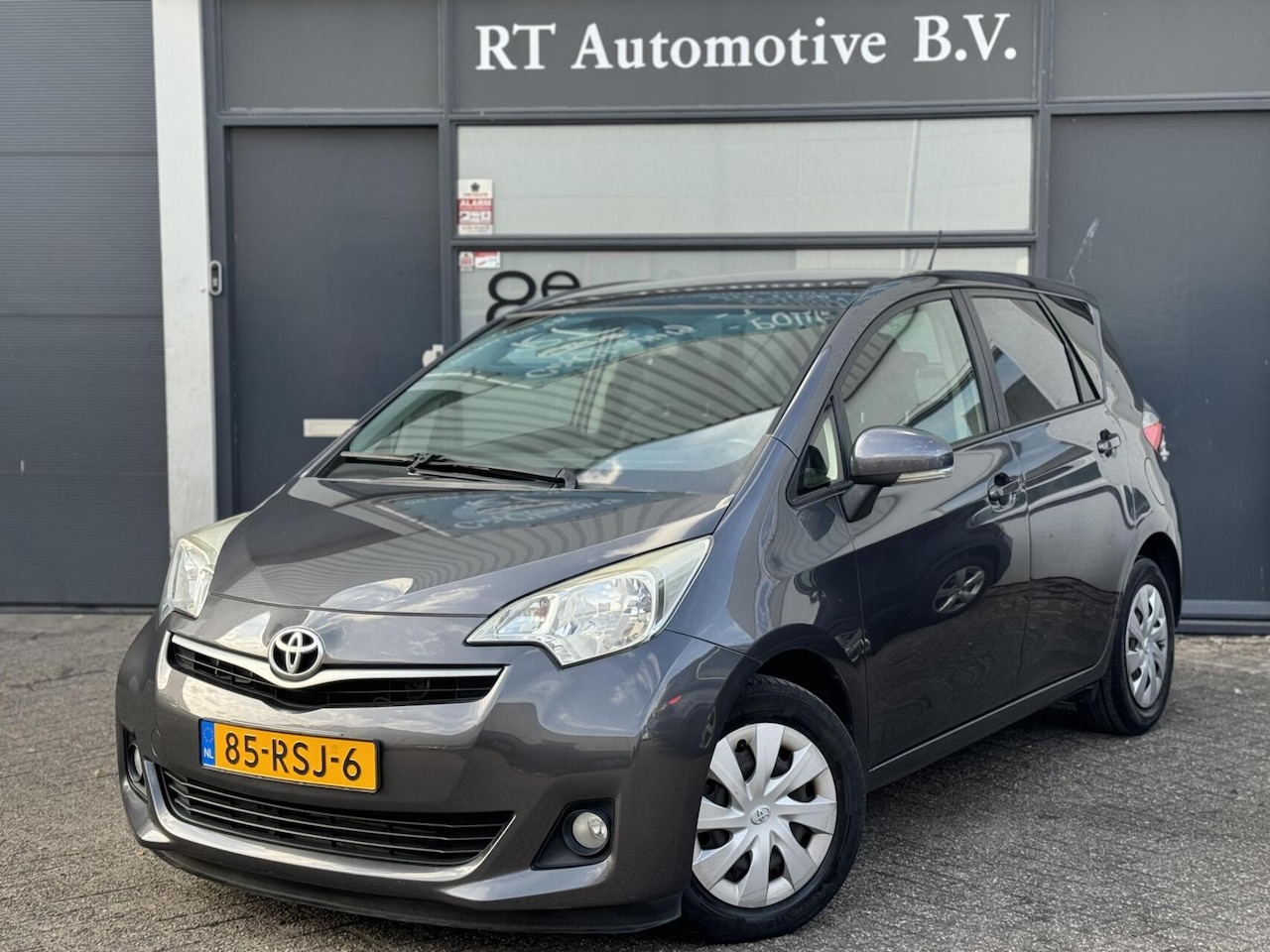 Toyota Verso S - 1.3 VVT-i Pano / Navi / Camera Dealer OH - AutoWereld.nl