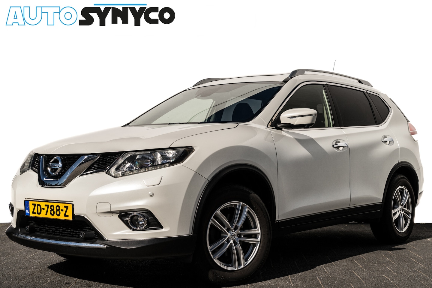 Nissan X-Trail - 1.6 DCi Acenta | Panoramadak | Trekhaak | Trekgew. 2000 KG | 360 camera | PDC | Volledig o - AutoWereld.nl