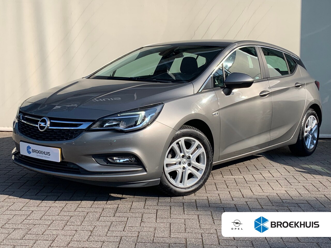Opel Astra - 1.0 Online Edition Airco | Camera | Cruise Control | DAB | Navi | PDC V&A | - AutoWereld.nl