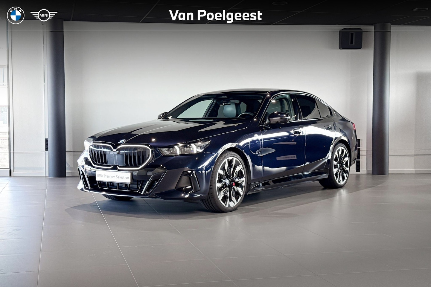 BMW 5-serie - Sedan 530e M Sport Edition | M Sport Pro | Glazen Panoramadak | Bowers & Wilkins | Stoelve - AutoWereld.nl