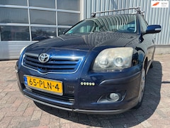 Toyota Avensis - 2.0 D-4D Executive Business - Bak Defect