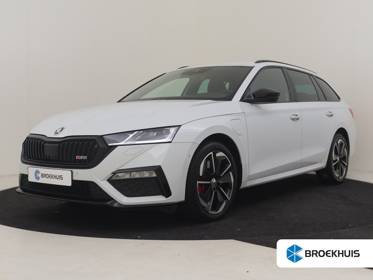 Skoda Octavia Combi - 1.4 TSI RS iV PHEV Business 245PK DSG/AUTO | Head-up display | Camera | Stoel/stuurverwarm - AutoWereld.nl