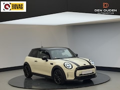 MINI 3-Deurs - 1.5 Cooper Classic | Automaat | Panodak | Black Optic pakket | Carplay | NL Auto