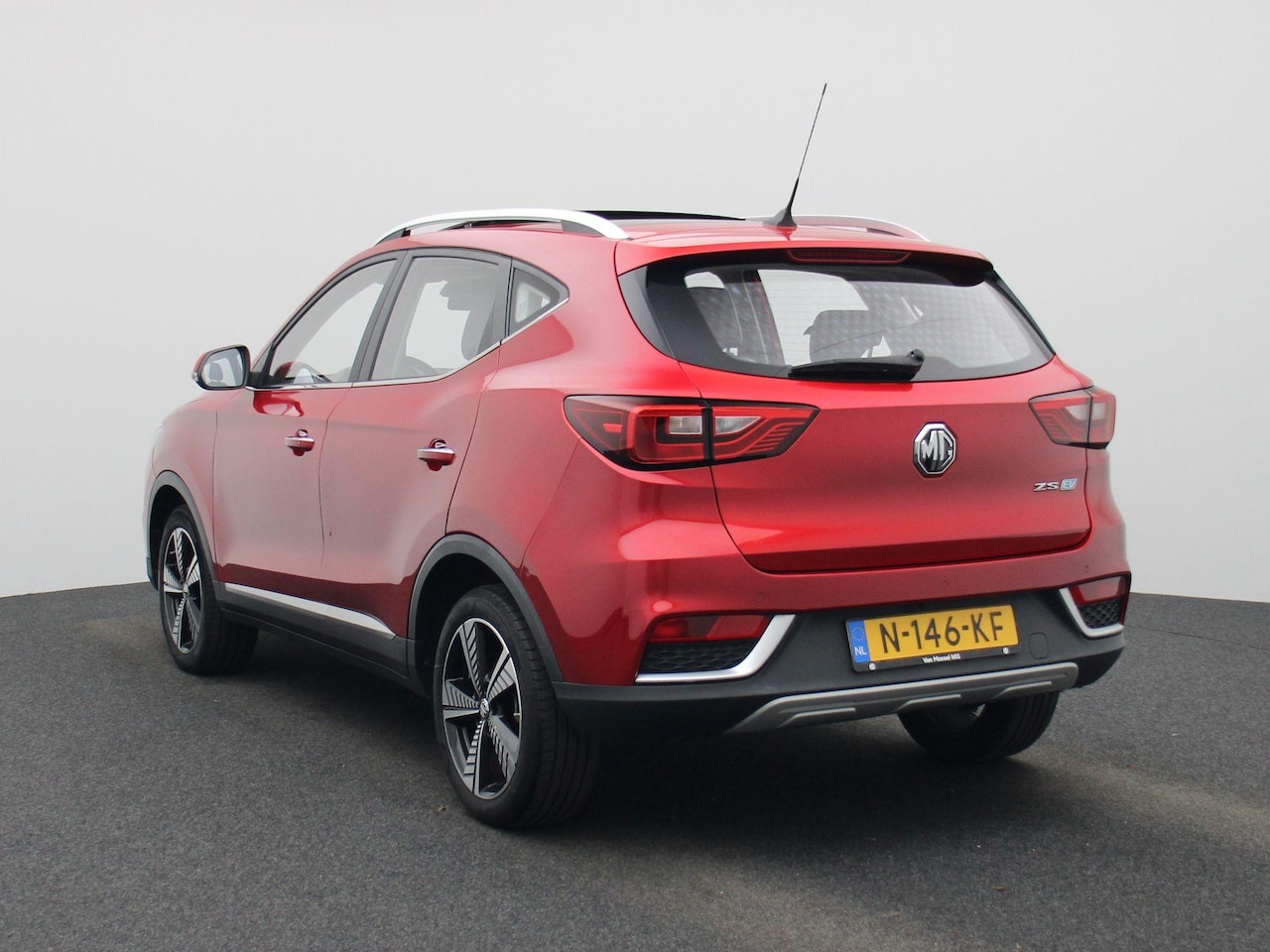 MG MG ZS EV - Luxury 45 kWh | Panorama Dak | Apple CarPlay | Leder | Stoelverwarming | - AutoWereld.nl