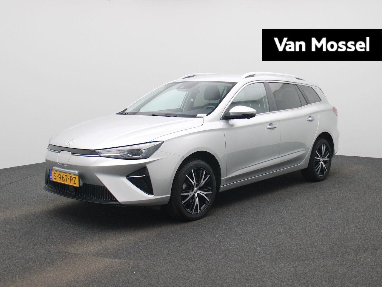 MG MG5 - Long Range Luxury 61 kWh | Camera | Apple Carplay | Leder | - AutoWereld.nl
