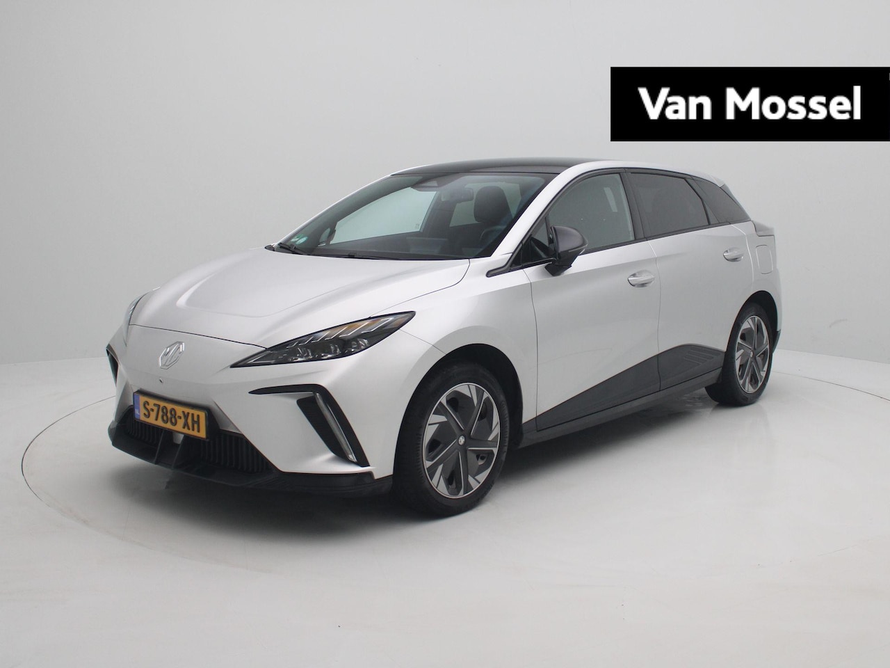 MG MG4 - Luxury 64 kWh | Apple Carplay - Android Auto | Camera | Led Verlichting | Adaptieve Cruise - AutoWereld.nl